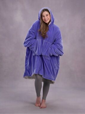 THE COMFY wearable blanket